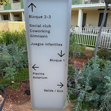 Vistas Al Montgo Appartement *