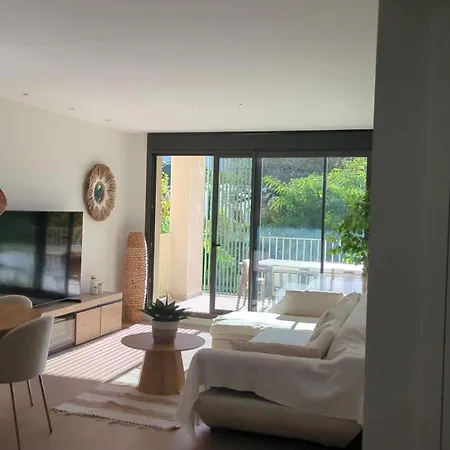 Vistas Al Montgo Apartment